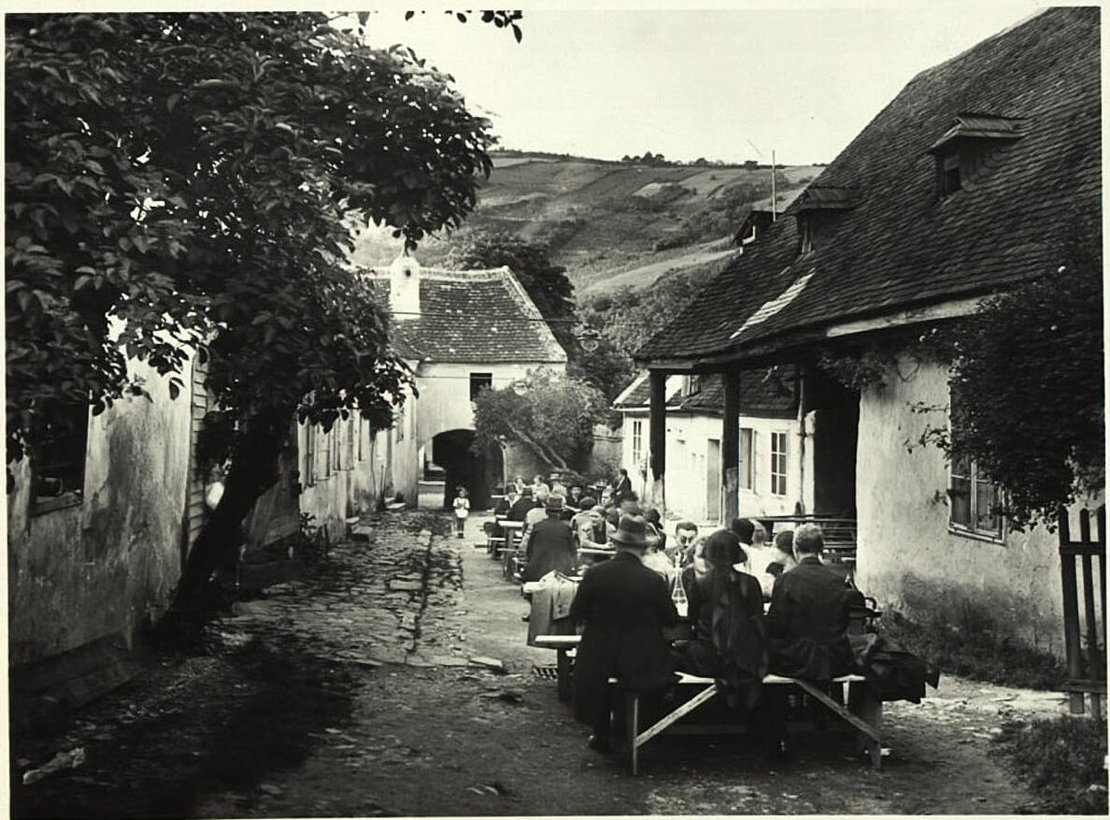 Heurigenlokal in Sievering, Agnesgasse 1, um 1930, Wien Museum  